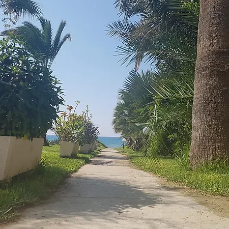 Daire Sandy Beach 6 *