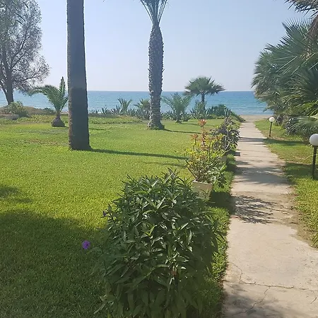 Sandy Beach 6 *